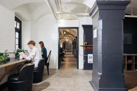 Saintlo Ottawa Jail Hostel Отели рядом с достопримечательностью «Башня мира»