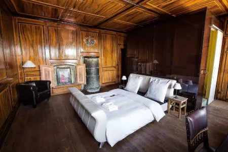 La Grande Maison Отели рядом с достопримечательностью «Ermitage Notre-Dame de Longeborgne»