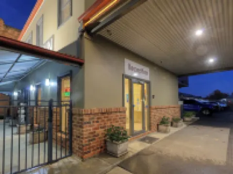 The Saltbush Motor Inn Hotels in Hay