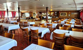 Laivahostel S/S Bore
