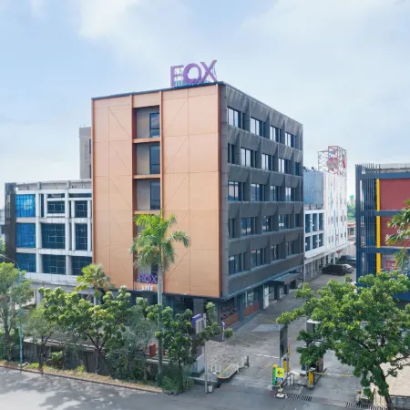 Fox Lite Hotel Cikarang