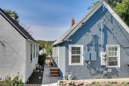 Black Hills Basecamp: Historic Rapid City Home! - Lejligheder