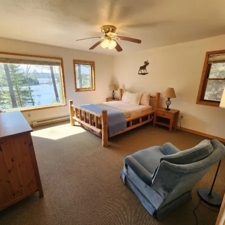 Sunset on the Bay 3 Bedroom Hotel Room by RedAwning Hotels in Lenroot