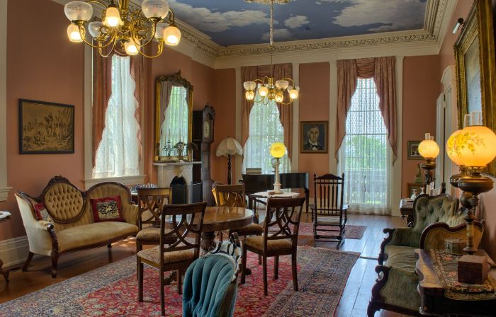 Corners Mansion Inn - A Bed and Breakfast