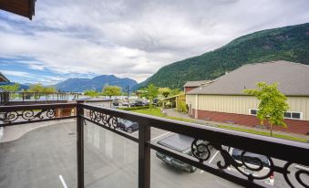 Harrison Grand Motel