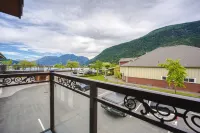 Harrison Grand Motel Hôtels à : Harrison Hot Springs