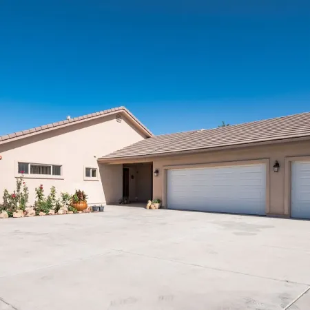 Luxury Home Near Golf Course, Airport, Embry Riddle-Hole in One!