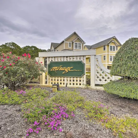 Coastal Home w/ Community Pool < 2 Miles to Beach!