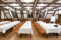Hotel Restaurant Zur Linde Hotels in Springe