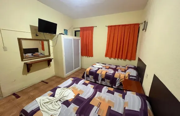 OYO酒店皮埃爾特雷阿爾米納蒂特蘭