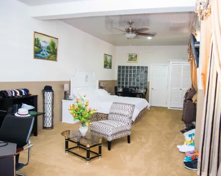 Millenium Manor Hotel فنادق في جورج تاون