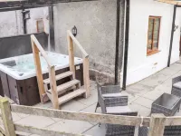 Maestyddyn Farm House Hotels in Corwen