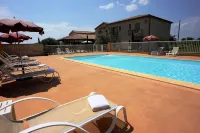 Hôtel et Restaurant Logis le Mas de Mon Père - ที่มีสระว่ายน้ำ