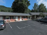 Roseloe Motel - parking
