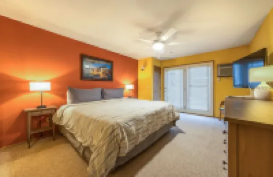 15 Lodge Condo with Hood River Bridge View