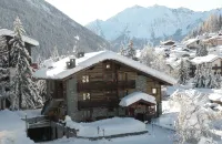 Hotel Bellevue فنادق في شامبولوك