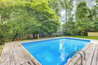 Hamptons Vacation Rental w/ Salt Water Pool - Parkplatz