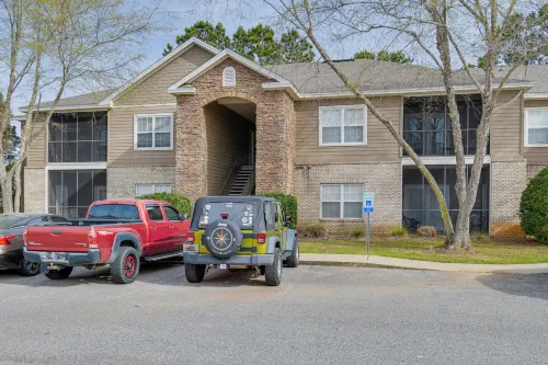 Foley Condo w/ Pool Access: 10 Mi to Gulf Shores! - 3-Star