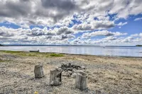 Cozy Lake Champlain Cottage w/ Private Beach!