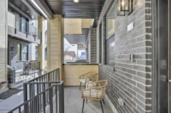 ทาวน์โฮมที่ร่มรื่นและแดดแดด Provo พร้อมระเบียงบนชั้นดาดฟ้า!