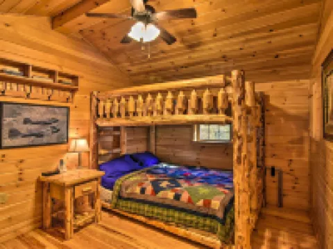 舒適的錨定小屋隱居帶火坑！ 塔克縣酒店