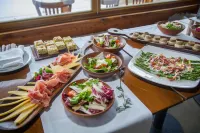 Correntoso Lake & River Hotel - Breakfast