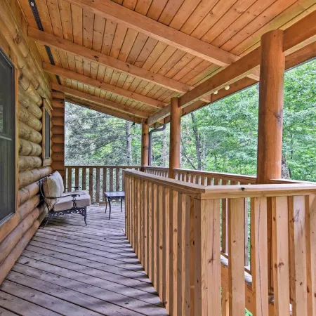 Family Friendly! Linville Cabin w/ Wraparound Deck