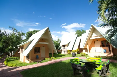 Touch Star Resort - Doi Inthanon Отели рядом с достопримечательностью «Mork Fa Waterfall»