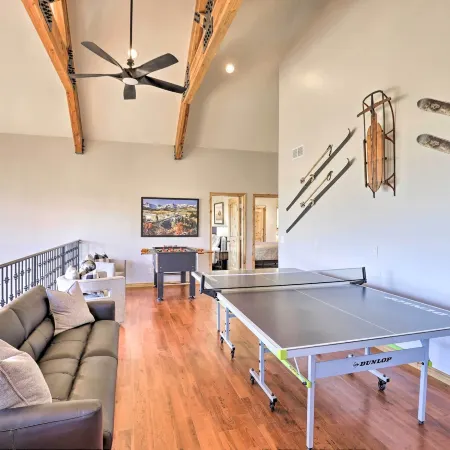 6 Mi to Keystone Ski! Mtn-View Cabin w/ Game Room