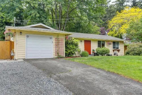 Close to Light Rail! Sammamish Home w/ Hot Tub - Parkering