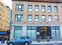 Q4 Hotel and Hostel Hotels in 