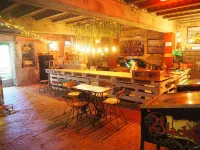 Les Cailloux Dorés Hotels in Domessargues