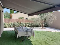 Lou Pantaia Hotels near Camping Domaine Haute Garduere
