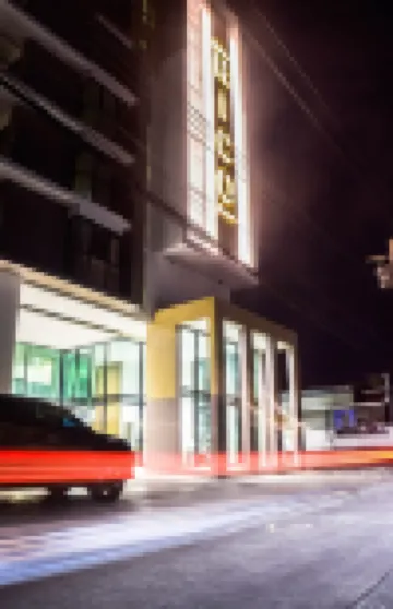 拉差達披色32號瑞可飯店 拉普勞附近的飯店