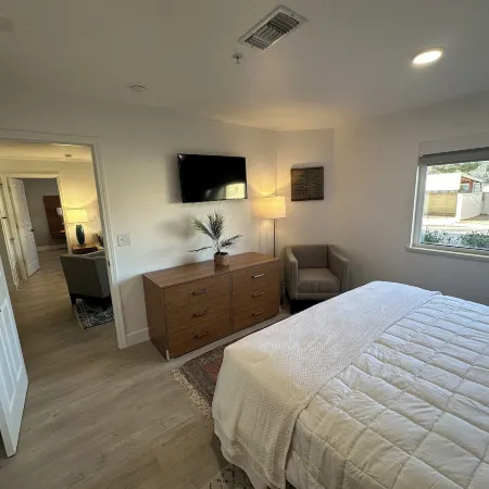 B&J HOTELS