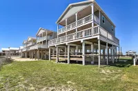 Gulf-View Home w/ Dog Run in Surfside Beach! - Pet friendly