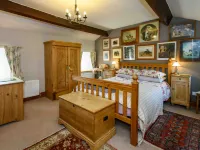 Shepherds Cottage at Mile House Farm Hotels near Calver Hill