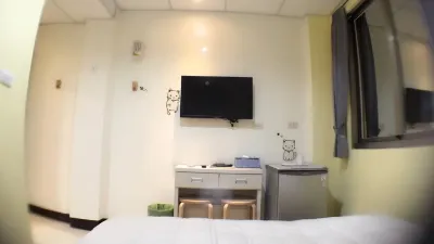 HFun Hotel Hotels in Dream Mall/Kaisyuan Night Market