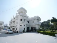 Shakuntala Palace - A Heritage Hotel Hôtels à proximité de : Gare de Lucknow Junction