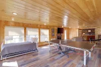 Family-Friendly Riverfront Manor on the Little Red