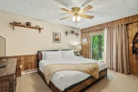 Shady Pines by Avantstay Enclosed Porch, Game Rooms, & Lake/beach Access!