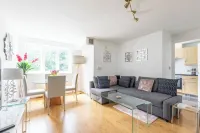 London Oasis in Woolwich Arsenal Отели в г. Гринвич