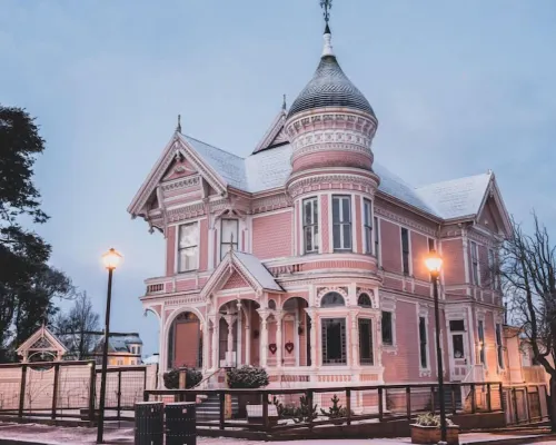 Pinc Lady Mansion Hotels in Eureka