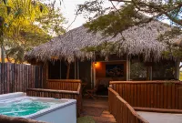 Palm Valley Cabins - جاكوزي