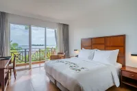 Hulhule Island Hotel
