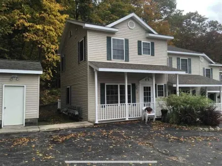 Beach, State Park, unparalleled location. 5 miles from Boyne and Nubs Skiing Отели рядом с достопримечательностью «Парк штата Петоски»