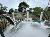 Chatham Village:  Lovely 1-Bedroom Apartment in Antique Home