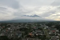 Apartment Bogorienze Resort Hotels in Tamansari