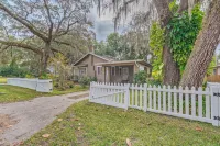 Chic Ocala Home w/ Yard ~ 1 Mi to Dtwn Square - Kitchens