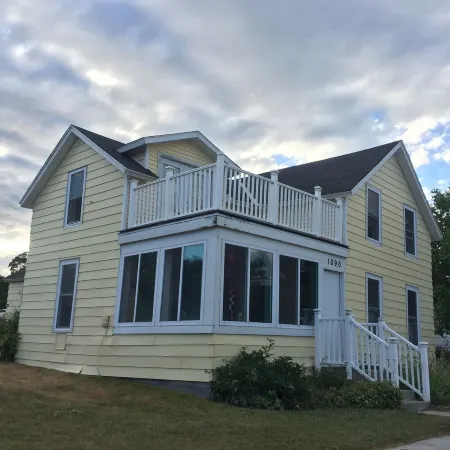 5br 1 Ba Cottage In The Heart Of St. Ignace